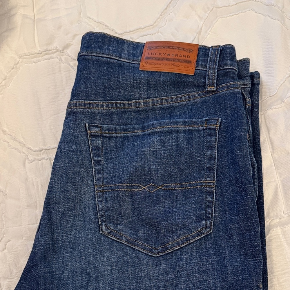 Lucky Brand Men's 223 Straight Jeans